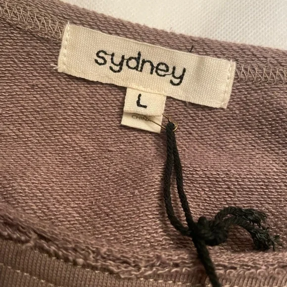 NWT Boutique Open Back Crystal Embellished Sweatshirt Sweater Olive Size L - Picture 3 of 10